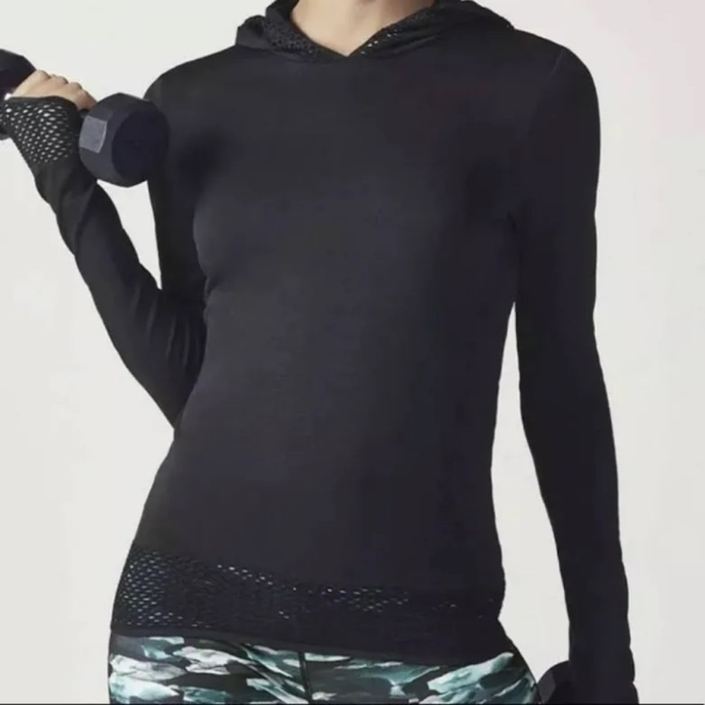 Fabletics Seamless Black Long Sleeved Pullover Hoodie w/Laser Cut Details Sz S